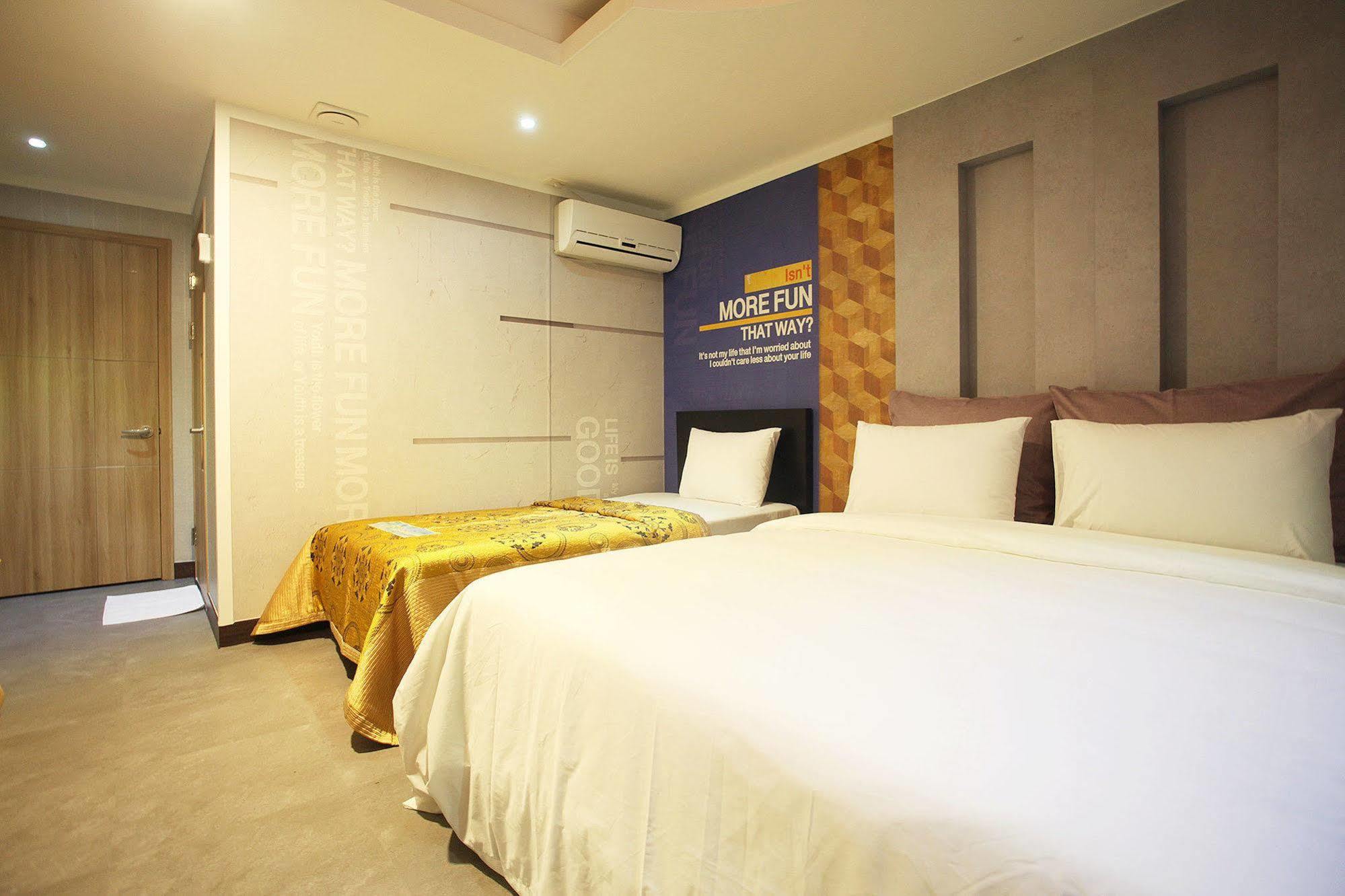 Luxe Hotel Paju Exterior foto
