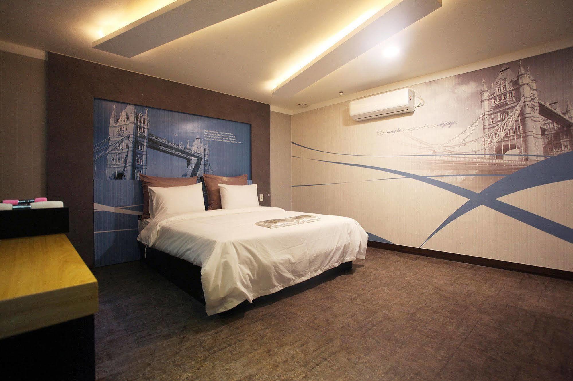 Luxe Hotel Paju Exterior foto